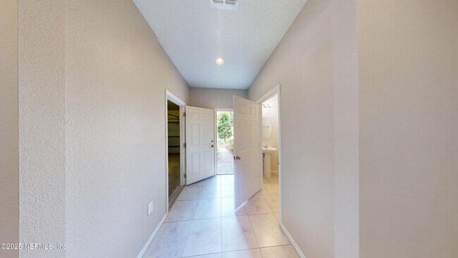 Building Photo - 13950 Berryview Rd