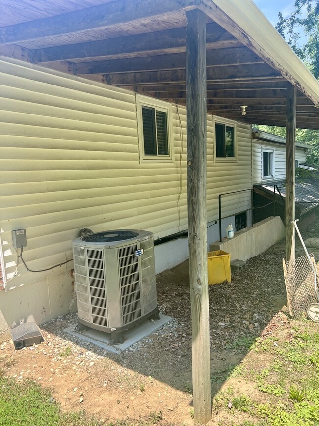 Building Photo - 3012 Oxon Run Ct