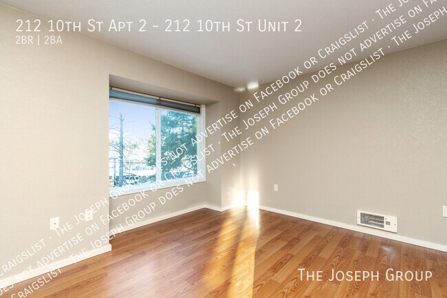 Building Photo - 212 10th St