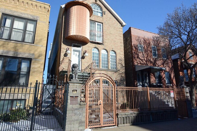 Primary Photo - 2612 W Superior St