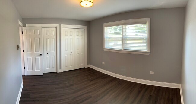 Building Photo - 3760 W 120th St