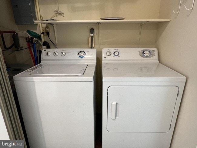 Building Photo - 3163 Adderley Ct