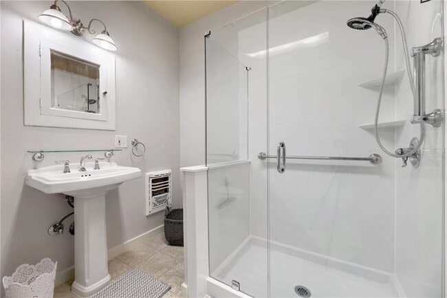 Building Photo - 1604 S Main St