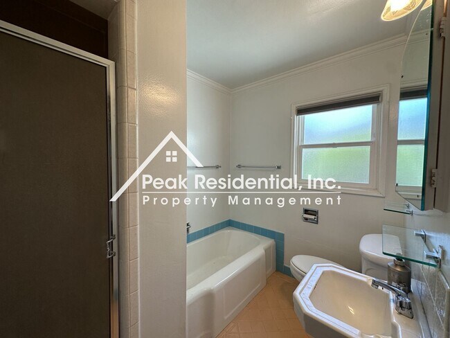 Building Photo - 3 br, 1 bath House - 5200 F Street