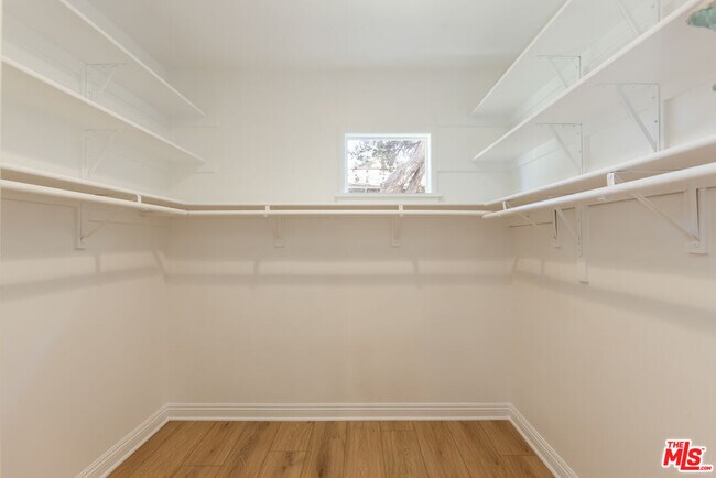 Building Photo - 3544 Gardenia Ave