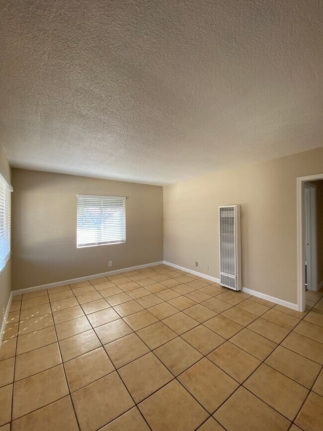 Interior Photo - 6151