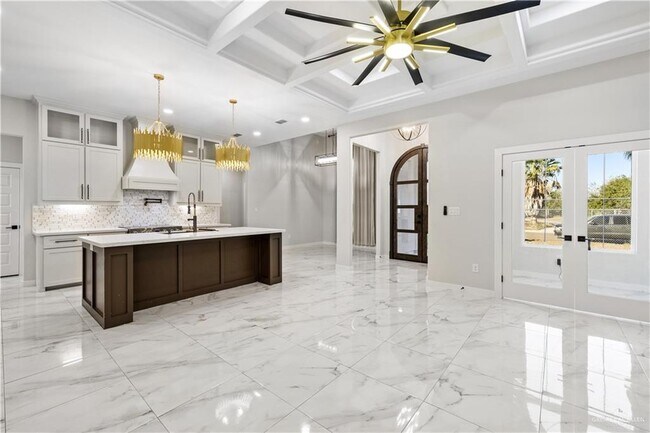 Building Photo - 32 Astrid St