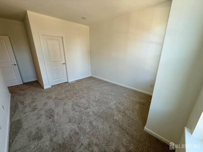 Building Photo - 400 Willow St