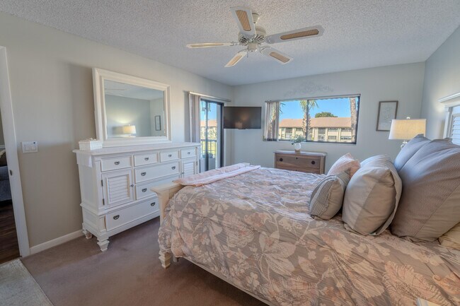 Building Photo - 4725 Lucerne Lakes Blvd E