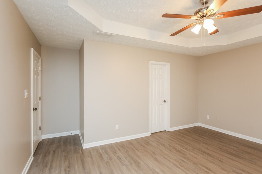 Building Photo - 2167 Mulberry Ln