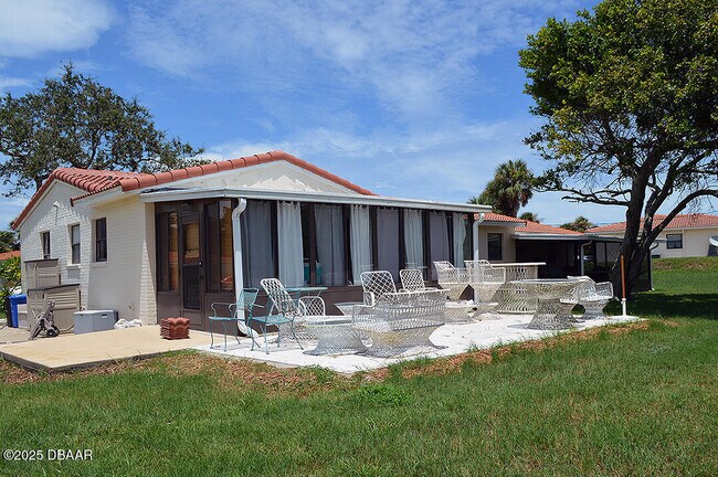 Building Photo - 64 Cardinal Dr