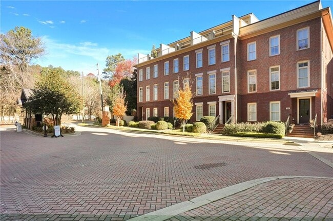 Building Photo - 902 River Vista Drive