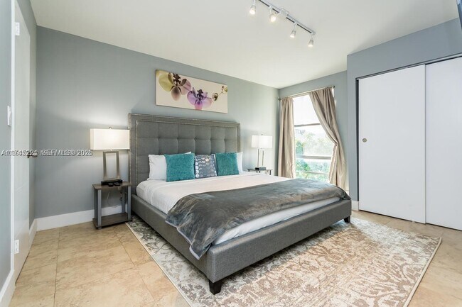 Building Photo - 17620 Atlantic Blvd