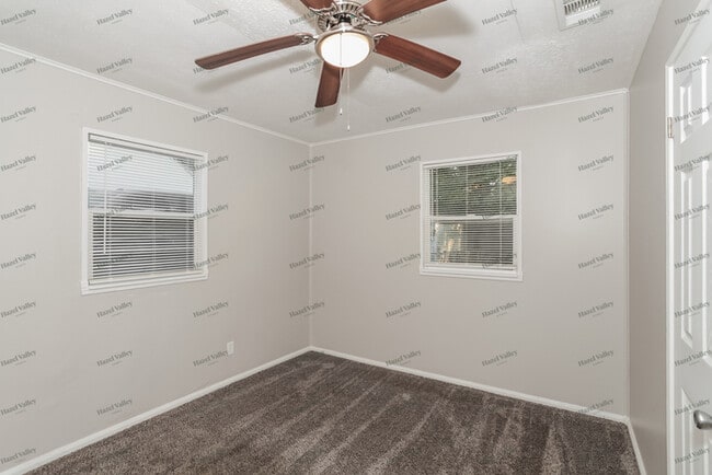 Building Photo - 2019 Catalpa Ave