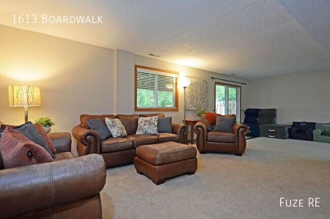 Building Photo - 1613 Boardwalk-