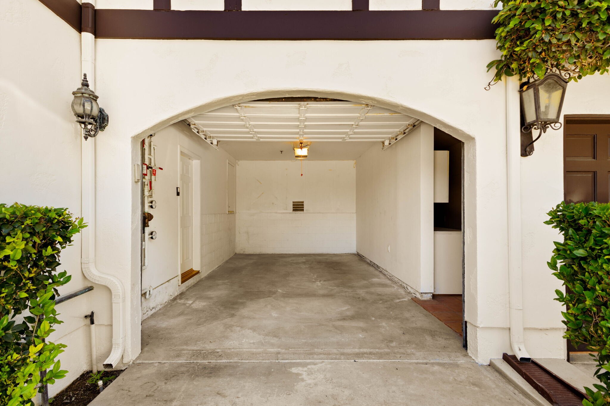 Building Photo - 5237 San Feliciano Dr