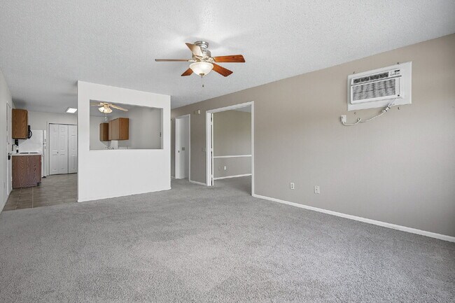 Building Photo - 1421 River View Ave