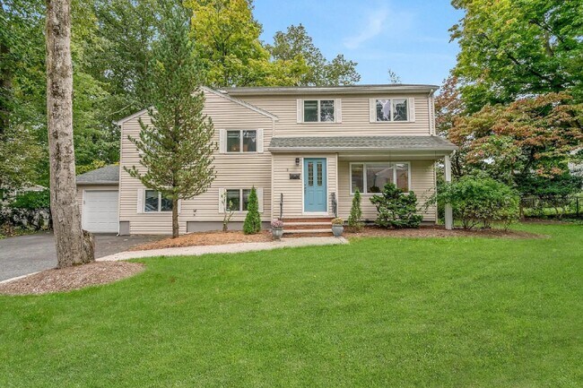 Building Photo - 8 Waibel Dr