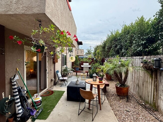 Building Photo - Charming 2 bedroom Condo in Carlsbad Village