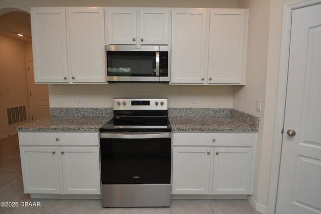 Building Photo - 285 Sunset Point Dr