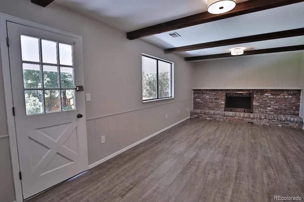 1st living room - 7504 W Quarto Ave