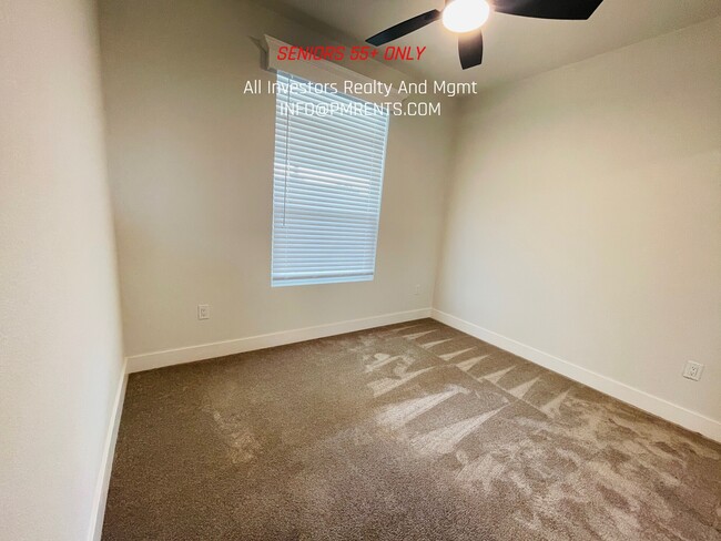Building Photo - 141 Douglas Dr