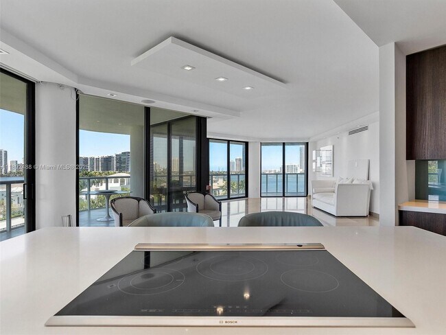 Building Photo - 4000 Island Blvd