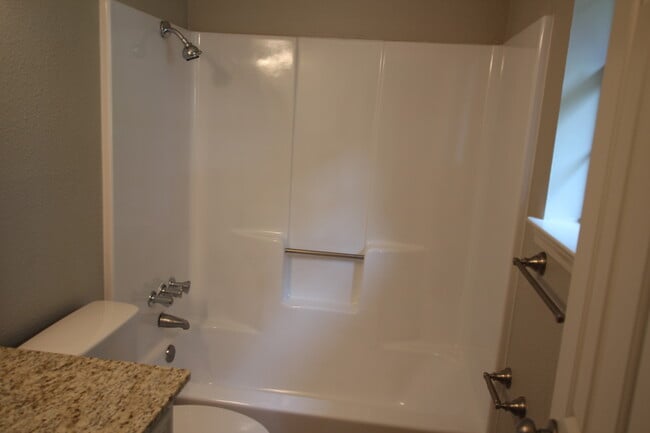 Building Photo - Coming Soon! 3 Bedroom 2 bathroom home in ...