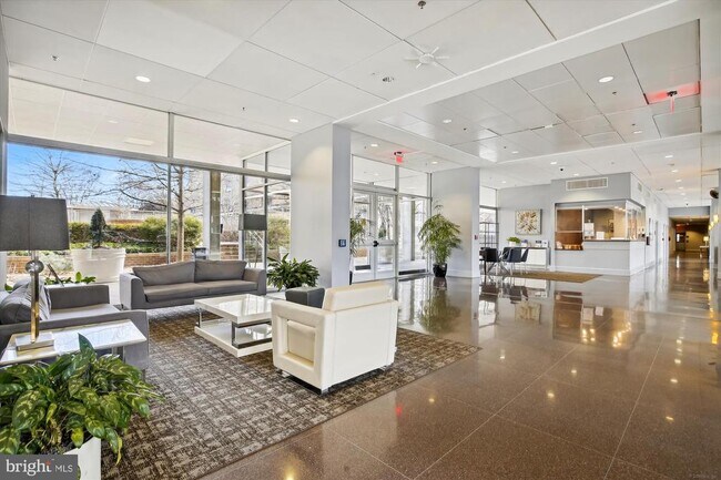 Building Photo - 800 4th St SW