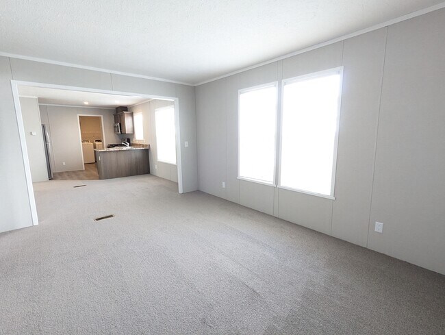 Building Photo - 46000 Geddes Rd