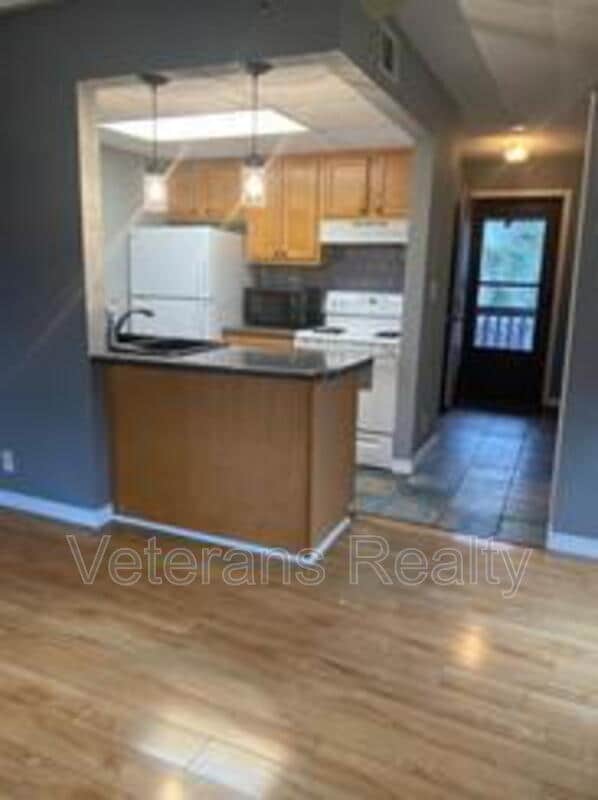 Building Photo - 210 Lanai Village