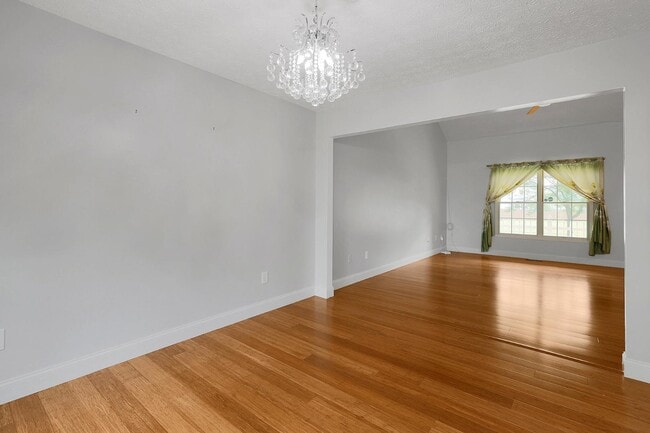 Building Photo - 299 Iris Trail Dr