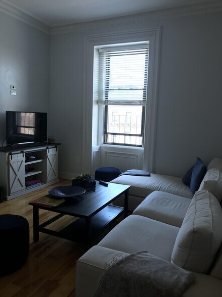 Building Photo - 109 Beacon St
