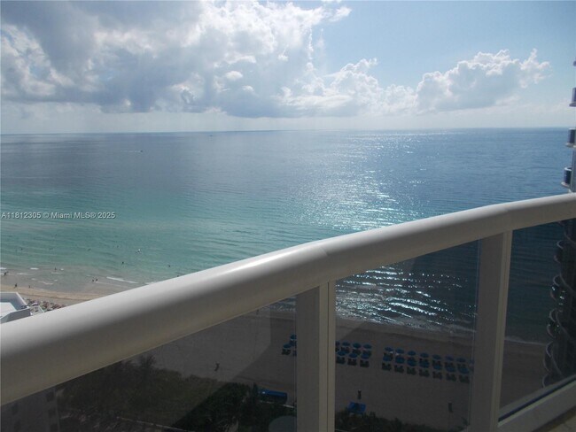 Building Photo - 17201 Collins Ave