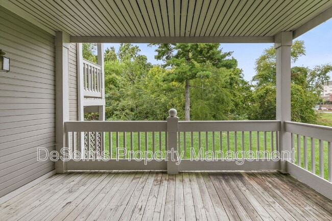 Building Photo - 210 Ashlawn Ct