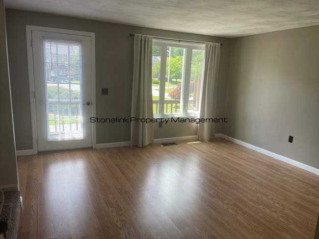 Building Photo - Fully Renovated Condo For Rent in Burrillv...