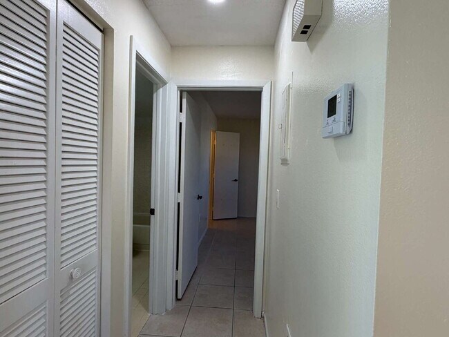 Building Photo - 2-bedroom, 2-bathroom residence located in Punta Gorda Isles