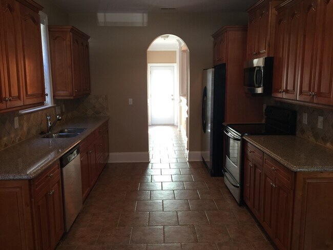 Building Photo - 15318 S Birkdale Commons Pkwy