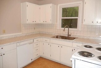 Building Photo - 1641 Mayhew St