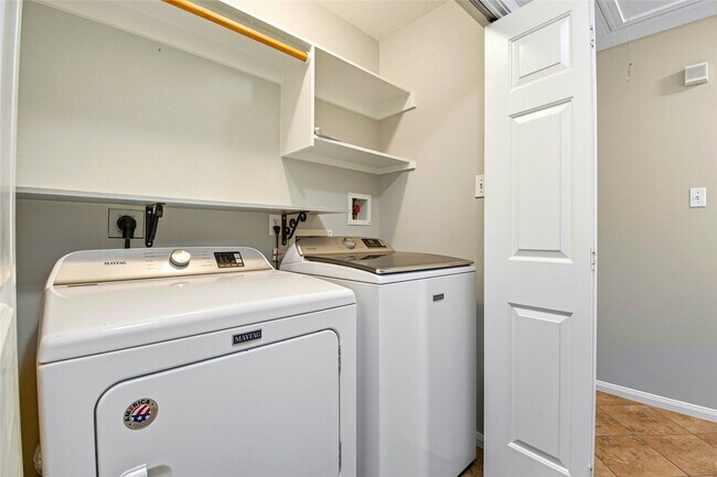 Building Photo - 15522 Valley Plum Ct