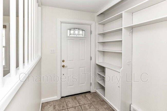 Building Photo - 5212 Montgomery St