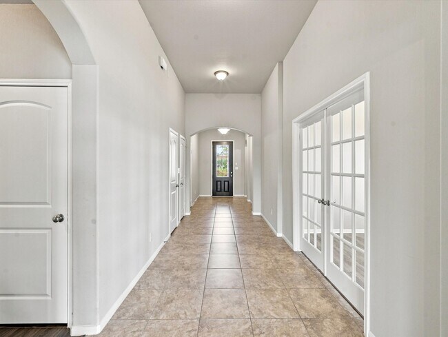Building Photo - 31407 Elkcreek Bend Dr