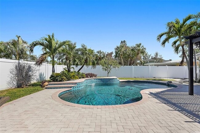 Building Photo - 3755 Belle Vista Dr E