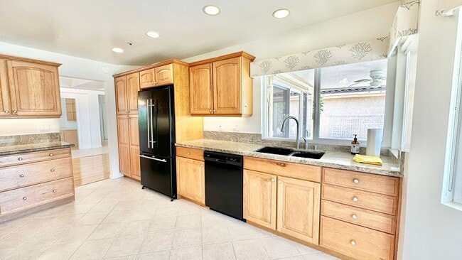 Building Photo - Beautifully Updated Single-Story Home in t...