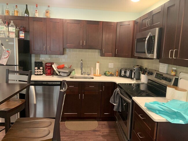 Interior Photo - 1609 Sydenham