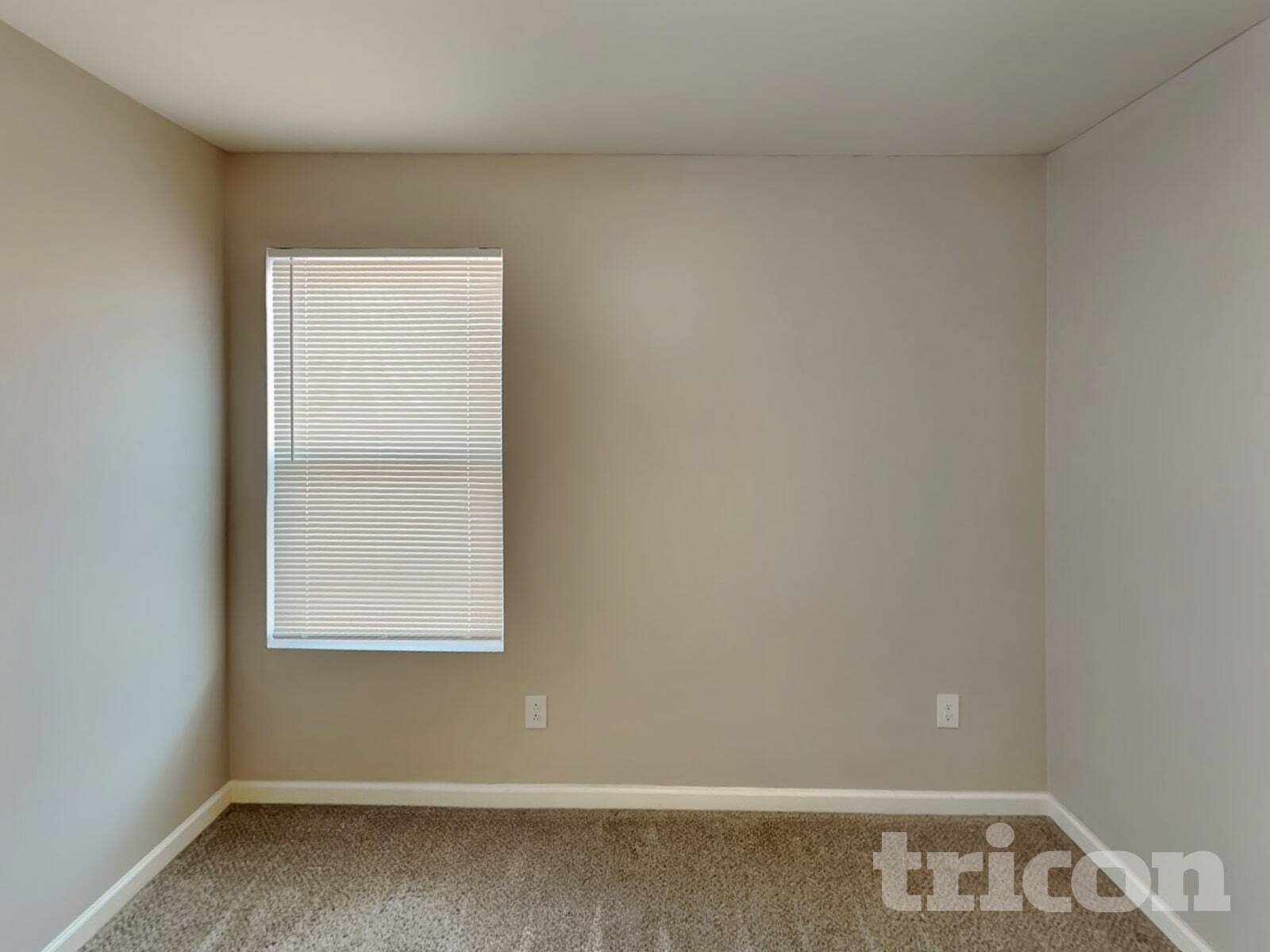 Building Photo - 2491 Marthas Ridge Dr