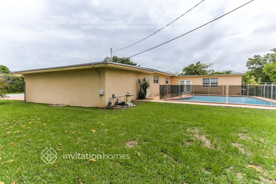 Building Photo - 11345 SW 108th Ave