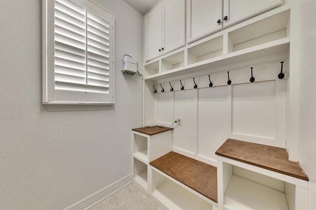 Building Photo - 5213 Buchanan Draw Rd