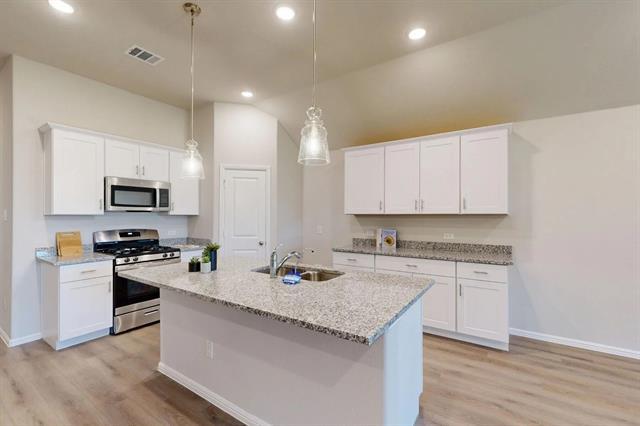 Building Photo - 409 Forsyth Dr