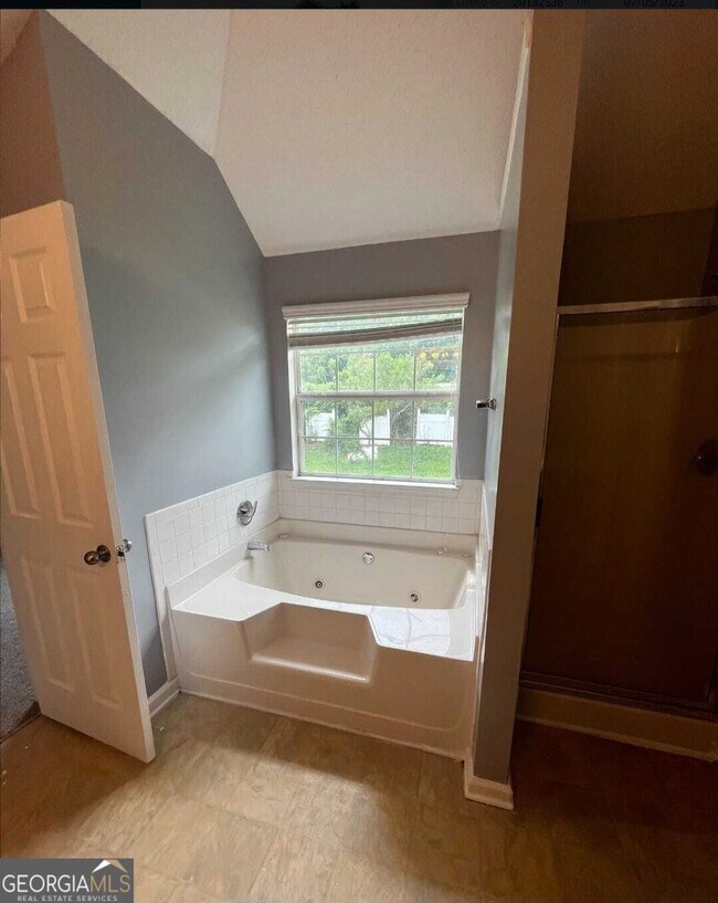 Building Photo - 297 Othello Dr